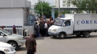 Туркманистонда аёллар вилоят раҳбарига ҳужум қилди