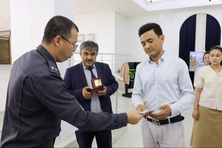 Gumonlanuvchini qoʻlga olishda yordam bergan talaba ragʻbatlantirildi