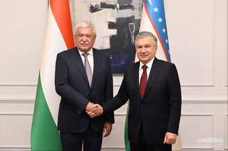 O‘zbekiston Prezidenti Vengriya bilan ishbilarmonlik aloqalarini kengaytirish uchun keng imkoniyatlar borligini qayd etdi