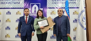 Журналистлар от ўйнатиб, фил суришди...