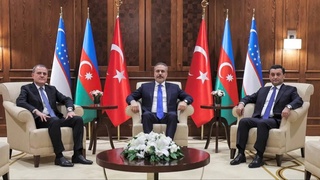 Вазирони корҳои хориҷии Ӯзбекистон, Туркия ва Озарбойҷон омодагии худро ба таҳкими дӯстӣ, ҳамкорӣ ва шукуфоии умумӣ тасдиқ карданд