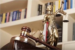 Жаңа дәўир судьяларын таярлаў: избе-излик, логика ҳәм алдынғы тенденциялар