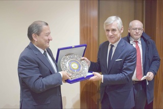 Михаэль Линхарт Академияга ташриф буюрди