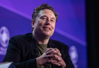 Ilon Mask boyligi 600 milliard dollardan oshgan birinchi odamga aylandi
