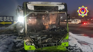 Тошкент шаҳар ФВБ қутқарувчилари йўналишли автобусда юзага келган ёнғинни ўчиришди