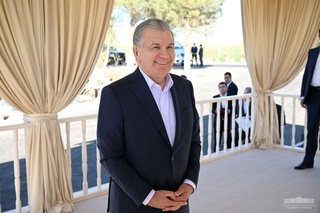 President talks with Surkhandarya farmers