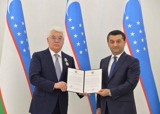 Вазири корҳои хориҷии Ӯзбекистон ба сафири Қазоқистон ордени «Дӯстлик»-ро супурд