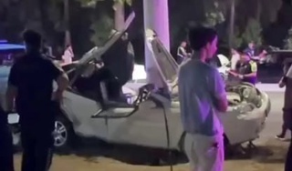 Тошкентда "Lasetti" бошқарувни йўқотиб бетон тўсиққа урилди