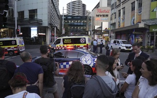 Сиднейдаги савдо марказида номаълум эркак томонидан қилинган ҳужум оқибатида беш киши ҳаётдан кўз юмди