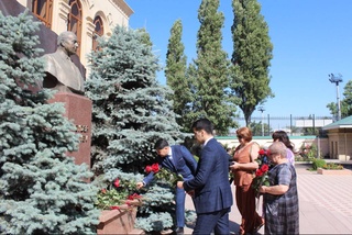 Гейдар Алиев - большой друг узбекского народа