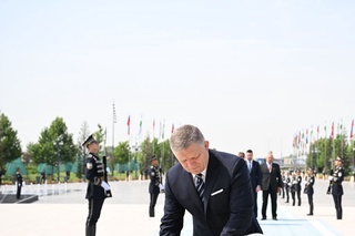 Премьер-министр Словацкой Республики возложил цветы к монументу Независимости