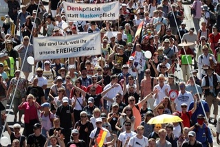 Берлинда иккинчи тўлқин: халқ антикоронавирус тадбирларига қарши чиқмоқда