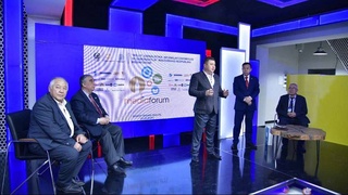 В Навои продолжает свою работу Республиканский форум представителей СМИ