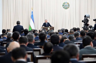 Шаҳрихонда автомобиллар учун “эко чарм”дан чехол ва юмшоқ мебелларга қоплама ишлаб чиқариш йўлга қўйилади