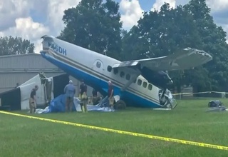 Дар ИМА ҳавопаймои мусофирбар суқут кард