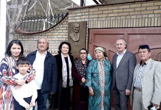 “Сийланган жойида азиздир инсон...”