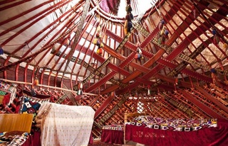 Үлкен үй ийесиз қалмасын