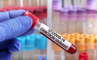 В Великобритании одобрили первую в мире вакцину от «омикрона»