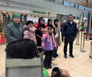 Аз вилояти Свердловски Русия ба Ӯзбекистон як оиларо, ки дар вазъияти душвор қарор дошт, баргардониданд