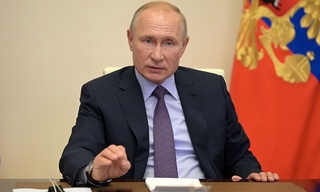 Путин Навальнийнинг заҳарланиши билан боғлиқ вазият холис тафтиш қилиниши тарафдори эканини билдирди