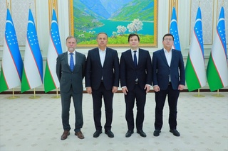 Хоким Навоийской области принял посла Венгрии в Узбекистане
