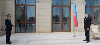 Ўзбекистон элчиси Озарбайжон Президентига ишонч ёрлиқларини топширди