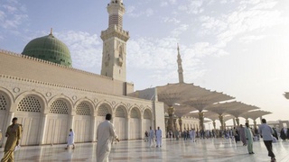 Ўзбекистонлик зиёратчи-аёлларга нима учун равзага кириш чеклови ўрнатилди?