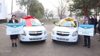 Науаи облысында екі оқытушыға  Cobalt автомобилі тарту етілді