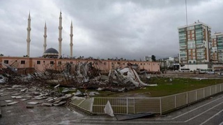 Непогода в Турции: погиб человек, повален минарет