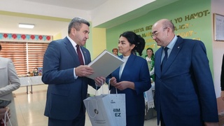 Татаристон Республикаси таълим ва фан вазирлиги вакилларидан иборат делегация Бухоро мактабларида бўлди