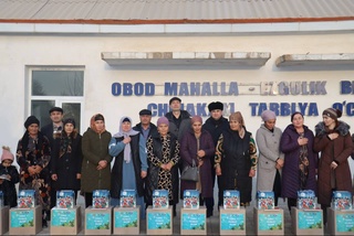 Поделились праздничным настроением с нуждающимися семьями