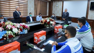 Наманганлик спортчиларга гувоҳнома топширилди