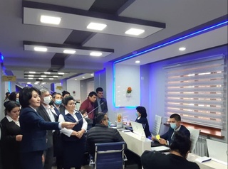 Маҳалла раисларига давлат хизматларидан фойдаланиш тартиби ўргатиляпти