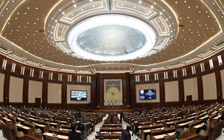 Двадцать третье пленарное заседание Сената Олий Мажлиса Республики Узбекистан продолжает свою работу