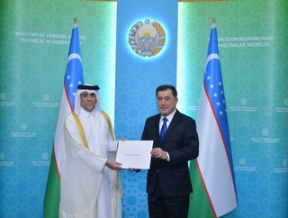 Роҳбари ВКХ Ӯзбекистон Сафири Давлати Қатарро ба ҳузур пазируфт