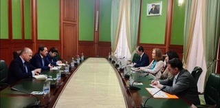 Заместитель главы МИД Узбекистана провел встречу с региональным директором ЮФНПА