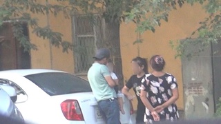 Чақалоғини сотаётган она қўлга олинди