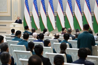 Қўшничилик тамойилларига қурилган сиёсатимиз бугун халқларимиз юрагига кўчганини кўриш албатта қувончлидир — Президент