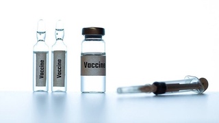 Названа категория людей, для которых вакцина от Covid бесполезна