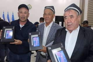 Mahalla raislari planshetli bo'ldi