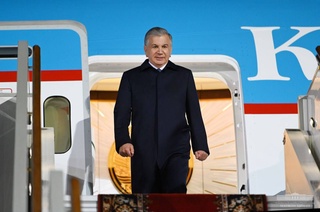 Ўзбекистон Президенти Москвага келди