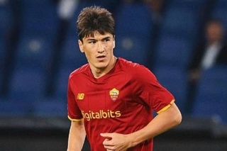 Элдор Шомуродов "Специя"га ўтди