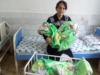 Муродовлар оиласида 3 эгизак дунёга келди