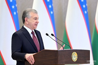 Prezident Shavkat Mirziyoyev tadbirkorlar bilan ochiq muloqot oʻtkazmoqda