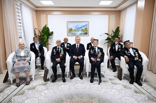 Қаҳрамонони халқ – шоёни ҳурмату эҳтиром