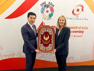 Ойбек Касимов встретился с Кирсти Ковентри