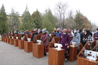 Доимий даромадга эга бўлмаган оилаларга 302 миллион сўмлик ускуналар олиб берилди