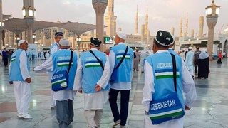 В Узбекистане утвердили порядок «контрольной закупки» для выявления нелегальных организаторов паломничества «Умра»