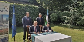 АЕБ и Европейско-узбекская Ассоциация экономического сотрудничества (EUROUZ) подписали меморандум о сотрудничестве