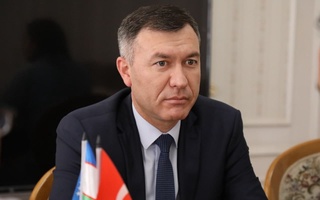 Mamlakatimiz bayrogʻi doimo baland va magʻrur hilpirab tursin